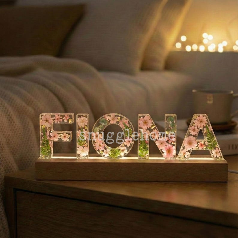 Lámpara de resina con nombre personalizado y flores prensadas rosas auténticas, luz nocturna con letras de flores secas personalizadas, regalo de cumpleaños único para ella, mamá e hijos.