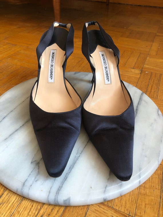 Manolo Blahnik Navy satin pumps 40