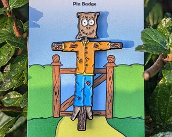 Pin de Espantapájaros / Pin de solapa campestre de esmalte suave. Personaje de granja de dibujos animados. El Mago de Oz. Worzel Gummidge.