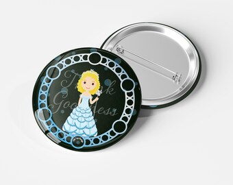Gracias a Dios - Wicked - Insignia de botón de 30 mm - Glinda - Musical / Broadway / West End / accesorio / Insignia de metal /