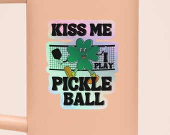 St Patricks Day Pickleball Aufkleber | Lustiger Heiliger Pisces Smaragd Aufkleber | Anime Kleeblatt Klee Paddel | Kiss Me I Play Pickleball Holografisch