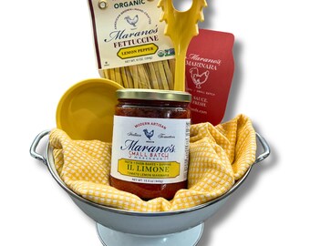 Signature Gift Basket Yellow: 1 Artisan Flavored Pasta & 1 (15.5 oz.) Premium Sauce