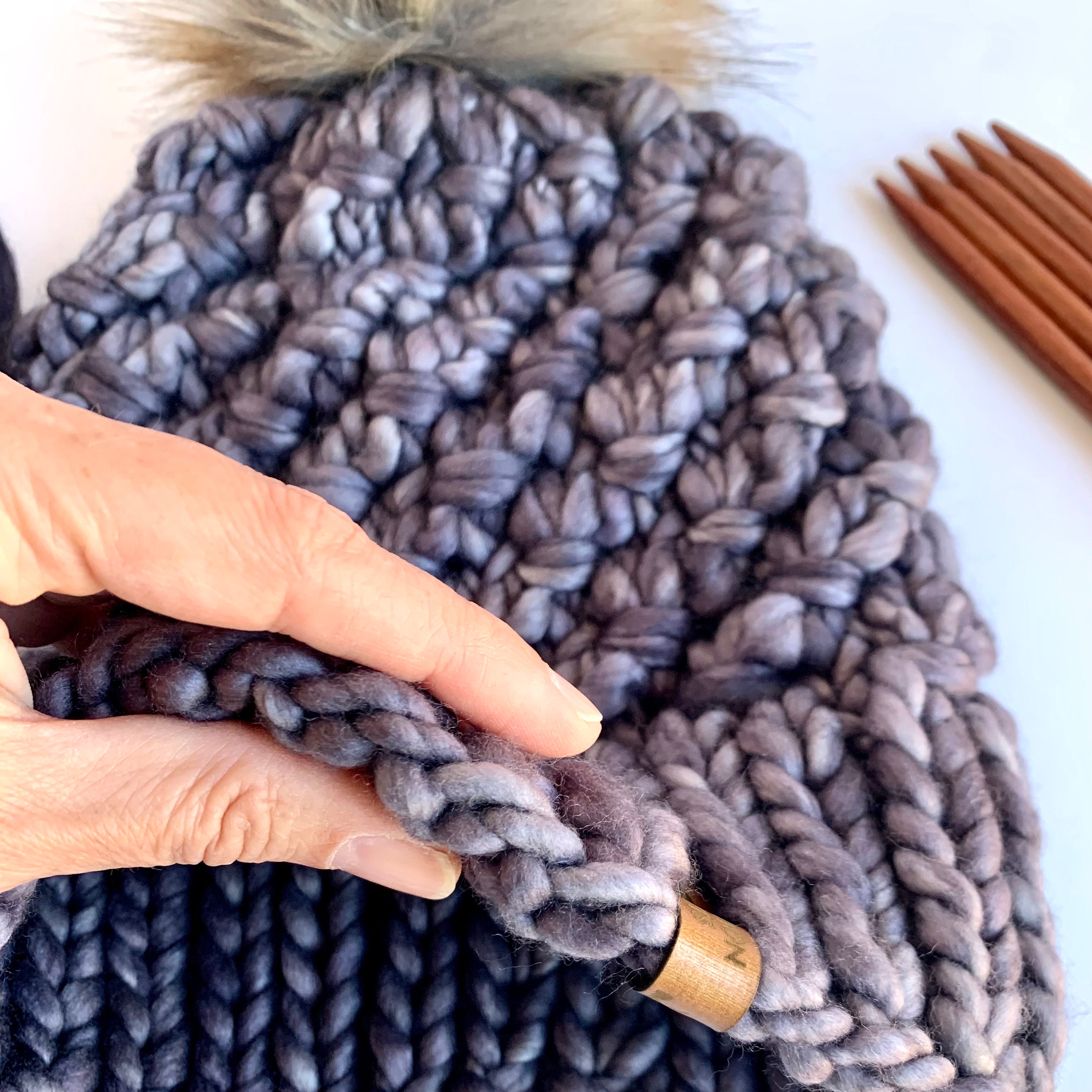 本日限定価格THETOE marais handmade knit THE TOÉ MARAIS HANDMADE KNIT