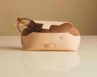 Créez votre propre étui à lunettes en cuir avec notre kit DIY - Fabriqué à Londres | Expérience dans une boîte | Kit d'artisanat en cuir DIY | Cadeau idéal pour les créateurs