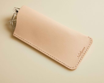 Créez votre propre étui à lunettes en cuir simple avec notre kit de bricolage - Fabriqué à Londres | Expérience dans une boîte | Cadeau idéal pour les créateurs