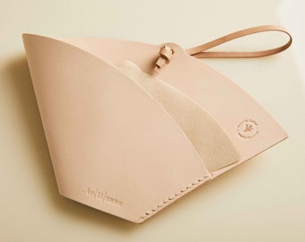 Créez votre propre porte-filtre à café en cuir avec notre kit de bricolage - Fabriqué à Londres | Expérience dans une boîte | Cadeau pour les créateurs | Cadeau pour amateur de café