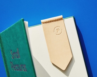 Créez votre propre marque-page en cuir avec notre kit de bricolage - Fabriqué à Londres | Expérience dans une boîte | Cadeau pour les lecteurs | Projet de cuir fait main