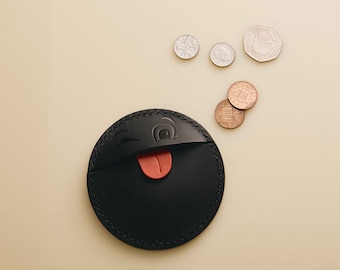 Créez votre propre porte-monnaie smiley en cuir avec notre kit DIY - Fabriqué à Londres | Expérience dans une boîte | Projet d'artisanat amusant | Petit cadeau fait main