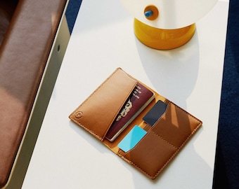 Créez votre propre porte-passeport en cuir avec notre kit DIY - Fabriqué à Londres | Expérience dans une boîte | Cadeau de voyage | Projet de bricolage en cuir