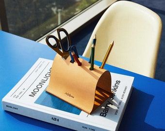 Créez votre propre pot à crayons en cuir avec notre kit de bricolage - Fabriqué à Londres | Expérience dans une boîte | Kit d'organisateur de bureau | Cadeau en cuir fait main