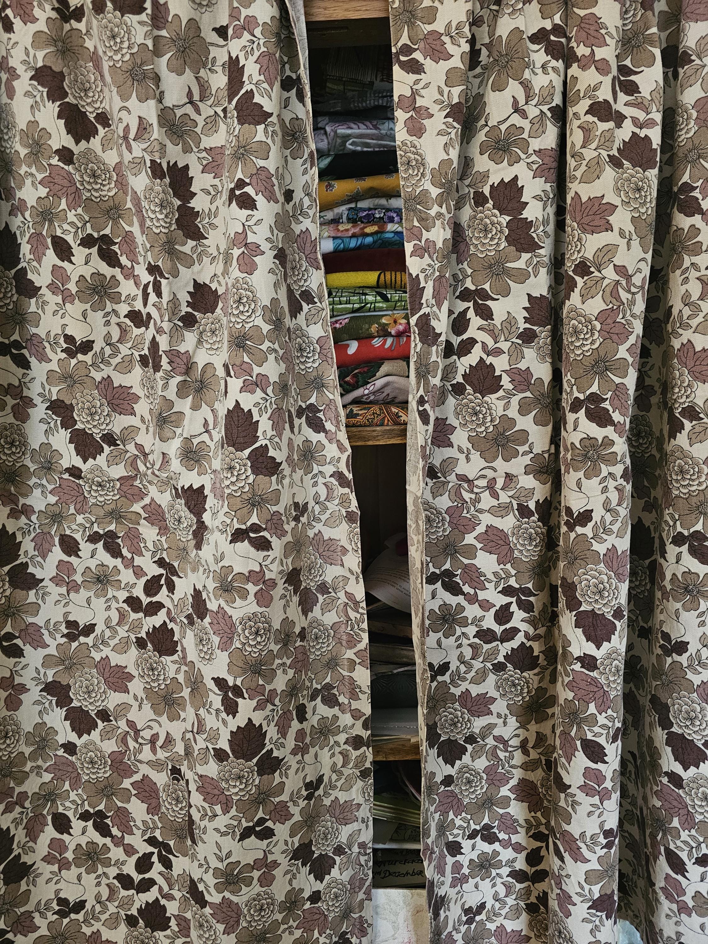 ミッドセンチュリー　カーテン　フラワー ヴィンテージの花柄カーテン、ミッドセンチュリーの植物柄 - Etsy 日本