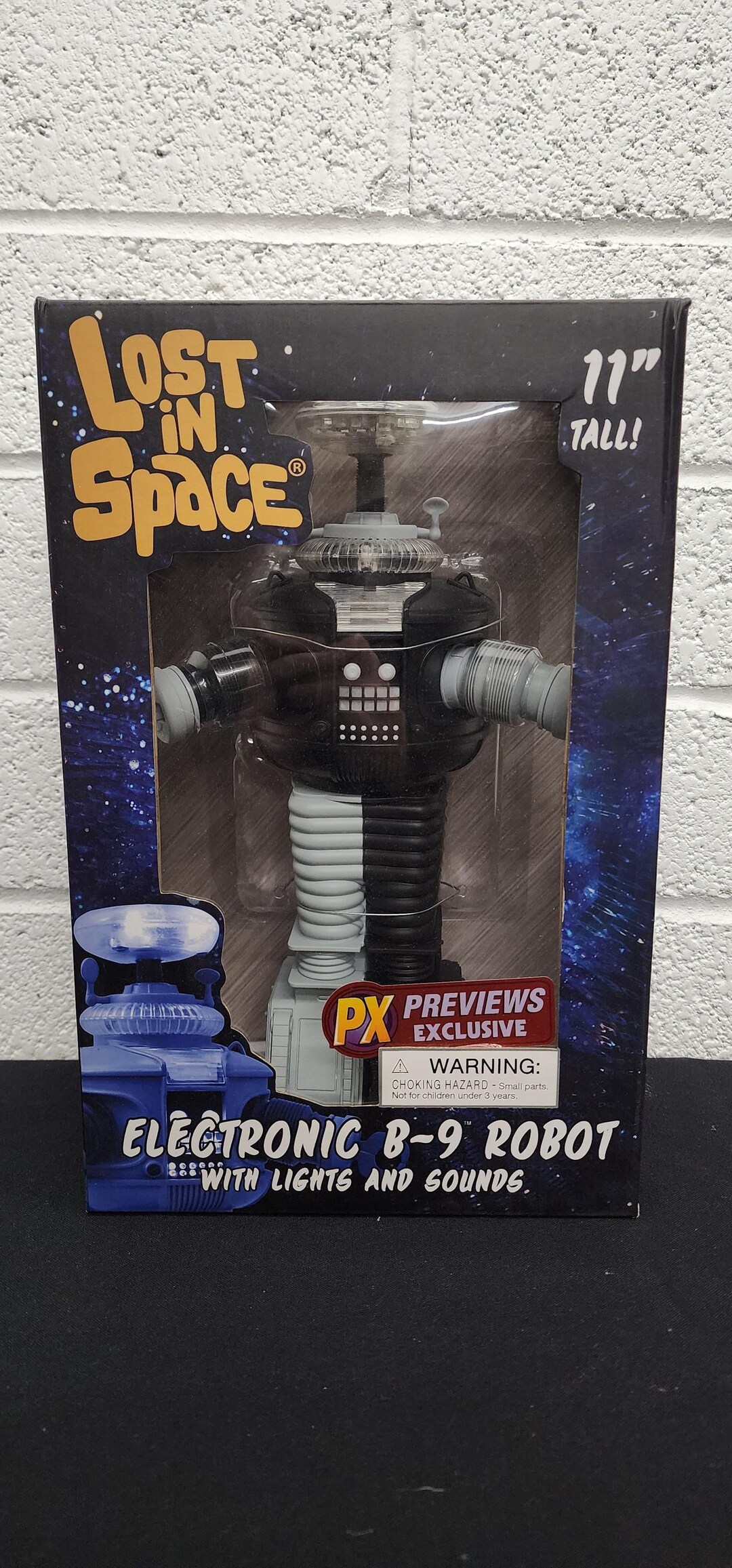 Diamond Select Lost in Space B9 Robot Mint in Sealed Box PX