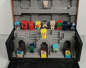 Mattel Minecraft Collector Chest and Mini Figures