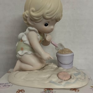 Precious Moments 1993 Members Only Figurine “His Little Treasure”