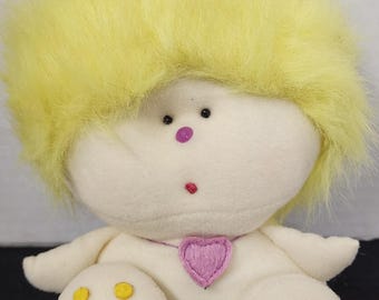 Vintage 1981 Amtoy Zuzzy American Greetings Plush Yellow Hair 7"