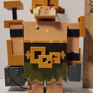 Figura Mattel Minecraft Legends – Piglin Runt De 8.25 Cm, Acción Y Ataques, Muñeco Coleccionable Para Fans Del Juego