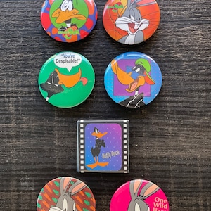 Vintage Looney lines button lot-space jam