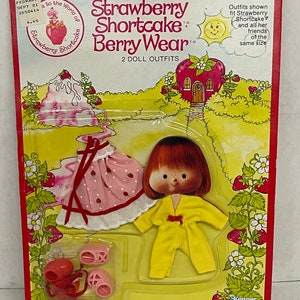 Vintage Kenner Strawberry Shortcake Berry Wear Outfit Mint On Card Lot Of 2