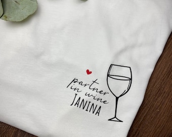 Partner in wine| Statement T-Shirt| Weinfreunde| Weintrinker| personalisiert| JGA T-Shirt