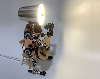 Lute Player Lampe | Lampe de bureau Music Robot | Décor de studio de musique | Cadeau pour professeur de musique