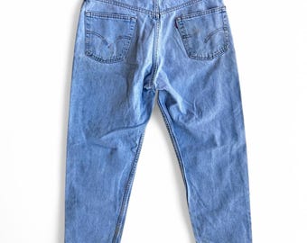 Levi’s Jeans 550 USA made Vintage 90s Red Tab Light Wash Denim 34"