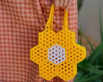 Flower Beaded Tote in Yellow - Gift For Her, Beaded handbags, Daisy shape bags, Yellow handbags, Summer handbags, Flower handbags