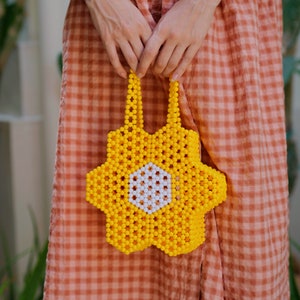 Flower Beaded Tote in Yellow Gift For Her, Beaded handbags, Daisy shape bags, Yellow handbags, Summer handbags, Flower handbags image 3