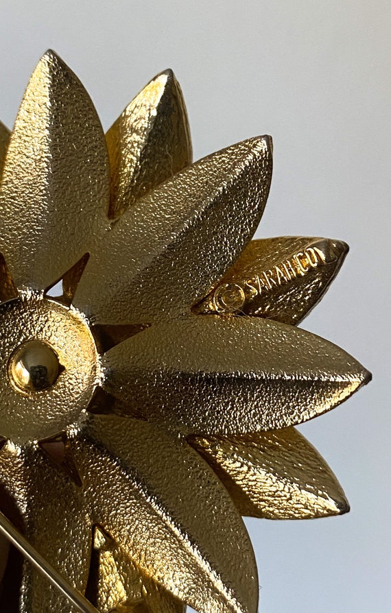 Vintage Flower Brooch, Sarah Coventry Gold-Tone D… - image 4