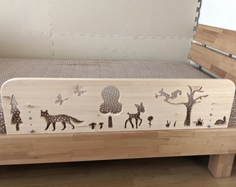 Rausfallschutz aus HOLZ mit WALD Motiv , Bettschutzgitter für Junge und Mädchen ( Reh , Fuchs, Hase, Eichhörnchen)