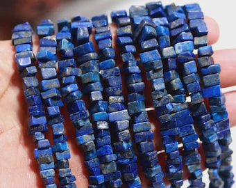 Naturalny koralik z lapis lazuli. Gładki, kwadratowy koralik o średnicy 4 mm. Piękny, naturalny, niebieski lapis lazuli.