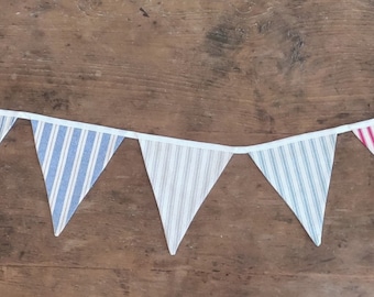 Ticking stripe fabric bunting, coton, fait à la main, décor de ferme, style campagnard, bleu, rouge, beige, vert