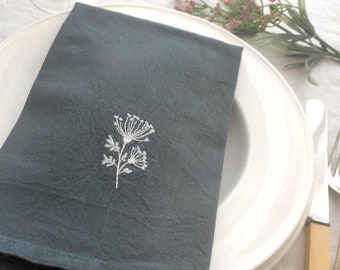 白い刺繍の花柄ナプキン、4枚セット