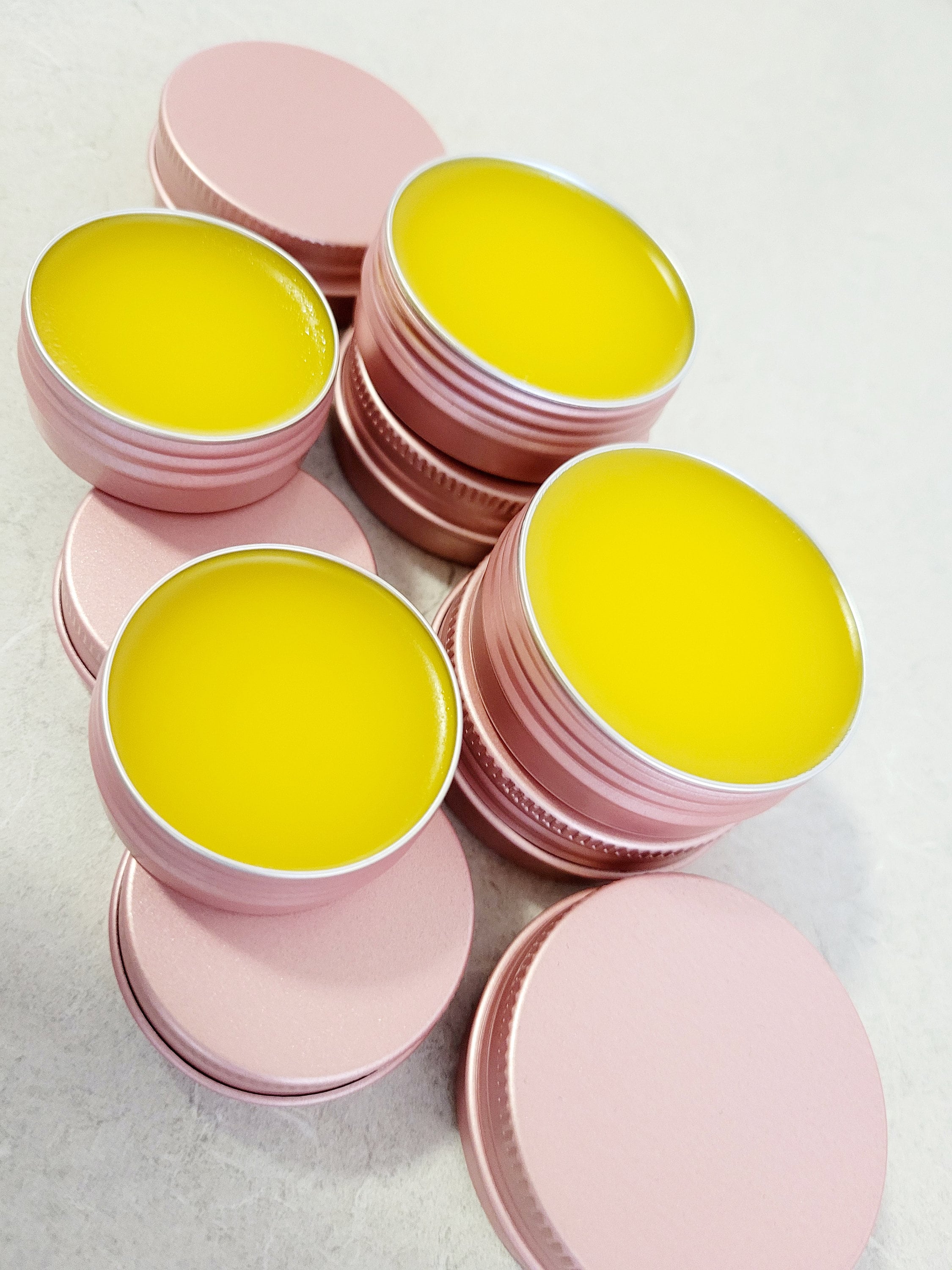 Zitronen-Kurkuma Lippenbalsam – 2 Stück, Mit Vitamin C, Gegen Dunkle Lippen & Trockenheit