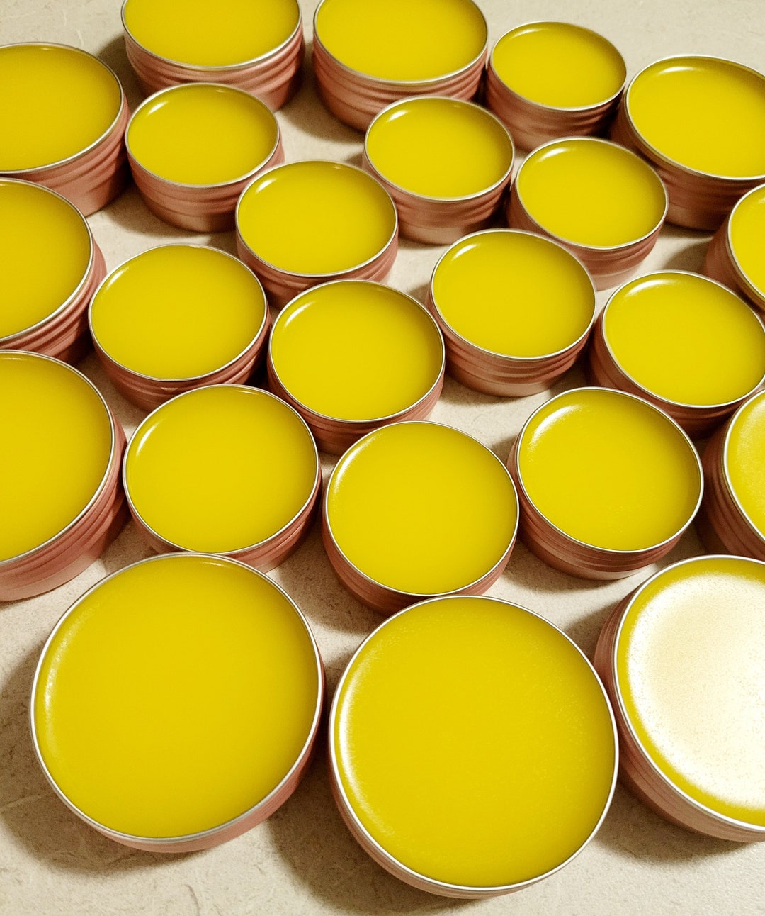 Zitronen-Kurkuma Lippenbalsam – 2 Stück, Mit Vitamin C, Gegen Dunkle Lippen & Trockenheit