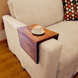 Mesa con reposabrazos de madera, mesa C, mesa de centro con bandeja para sofá, escritorio para computadora portátil, mesa con bandeja para brazos de sofá, mesa con reposabrazos para sofá, mesa con reposabrazos para sofá de madera personalizada