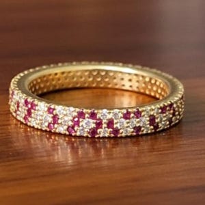 Robijn en diamanten stapelband in 14k gouden eeuwigheid handgemaakte sieraden, cadeau voor haar