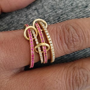 Anillo apilable entrelazado de plata con rubíes y diamantes, anillo minimalista de oro, regalo para el Día de la Madre. imagen 3