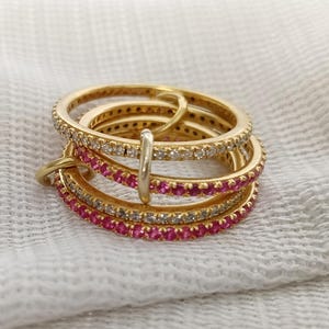 Anillo apilable entrelazado de plata con rubíes y diamantes, anillo minimalista de oro, regalo para el Día de la Madre. imagen 6