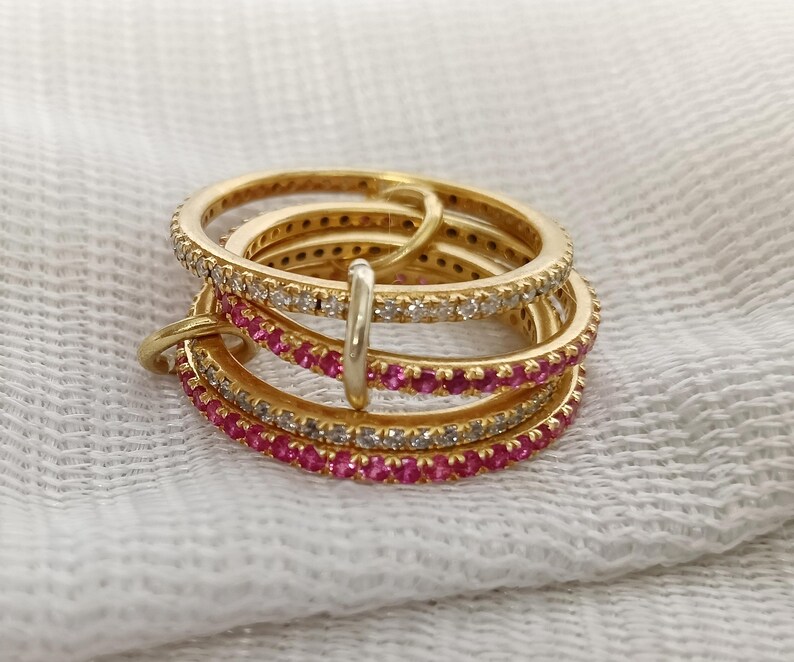 Anillo apilable entrelazado de plata con rubíes y diamantes, anillo minimalista de oro, regalo para el Día de la Madre. imagen 6