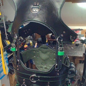 ozdobne szelki do zabawy dla kucyka - sprawdź opis