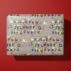 Papier do pakowania inspirowany serialem Stranger Things | Opakowanie na prezent - ręcznie ilustrowane