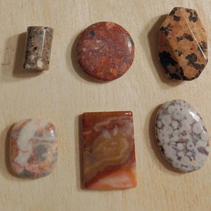 6 Large Pendant Size Beads in Earthtone Colors for Wirewrapping or Using as a Focal Point in Your Jewelry Creations.