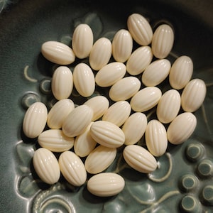 Vintage Acrylic White Fluted Oval Shaped Beads (8 Beads) Jewelry Making Components