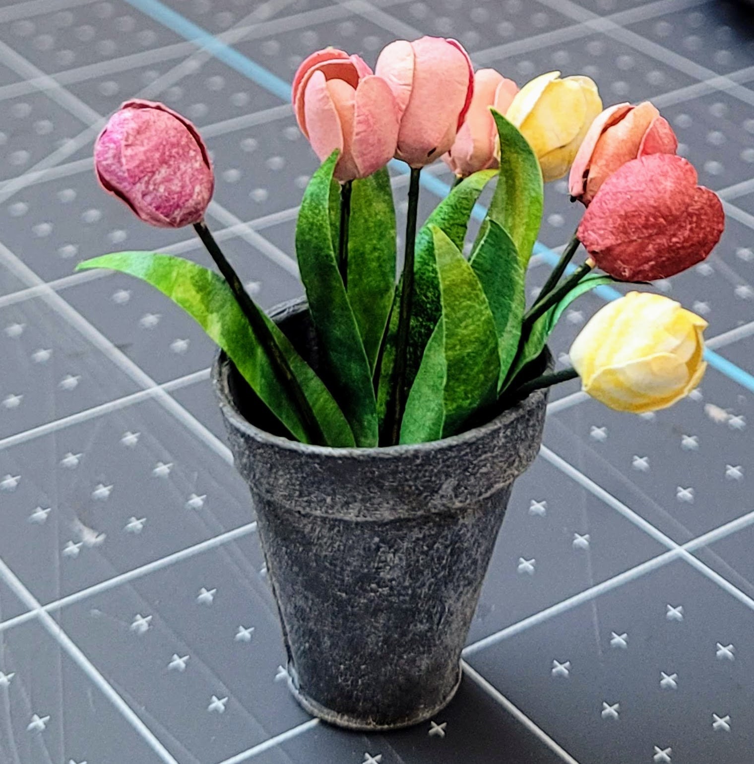 Cute Wood Tulip Flower Paper towel Holder – HAPPY DAISY MARKET