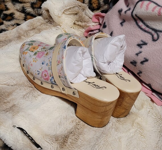 Free people clog heels sales