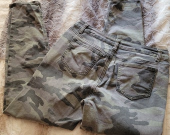 Camo Print Leggings, Size 10, Cotton Blend Pants