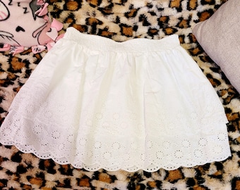 Boho Hippie White Skirt, White Eyelet Skirt, Above the Knee Skirt, White Skirt, Eyelet Skirt, Sz Lg