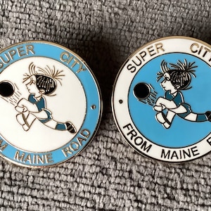 2 Manchester City FC Football Club Junior Blues 1970s / 80s Logo Beautiful Design