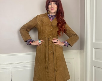 Manteau veste en daim marron moutarde super doux avec ceinture vintage des années 1960 des années 1970