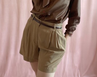 Seide mit hoher Taille kurz